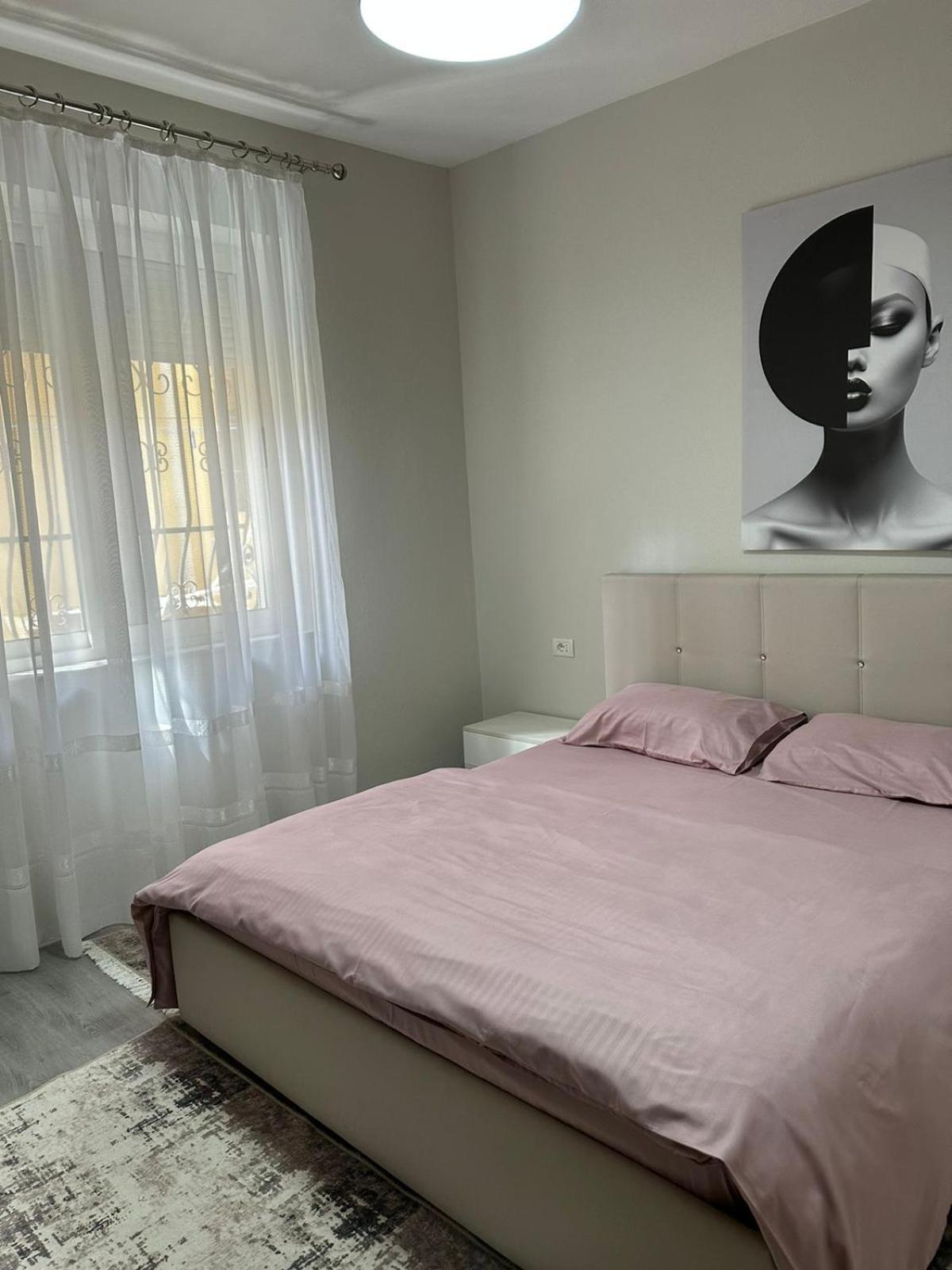 Just Renovated In The Center Apartment *