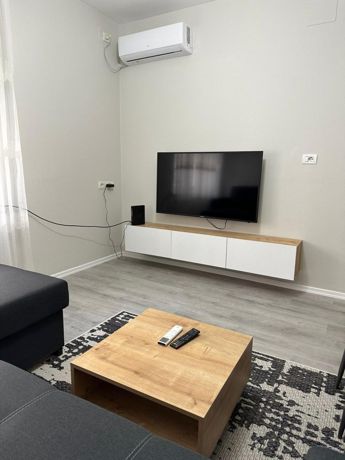 Just Renovated In The Center